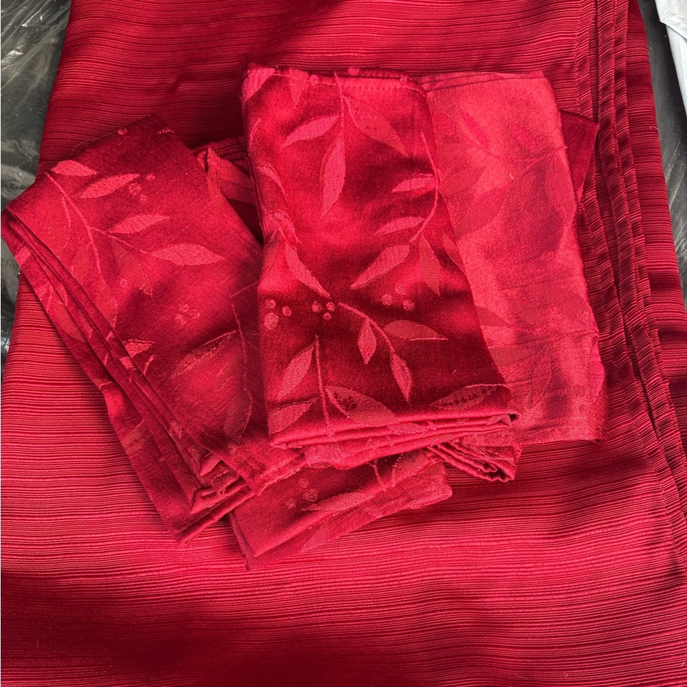 Source Unknown Red Dining Table Linens